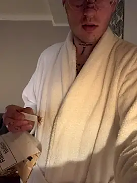 FullTattooBoy online show from December 2025 04:40:01 AM