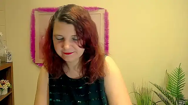 Snapshot of TwoBigSuns chatting on December 2025 08:21:02 AM TwoBigSuns online show from December 2025 08:21:02 AM