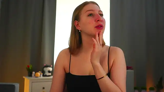 Snapshot of LorettaGladman chatting on April 2026 04:10:02 AM LorettaGladman online show from April 2026 04:10:02 AM