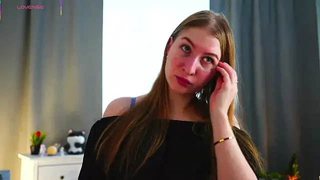 Snapshot of LorettaGladman chatting on April 2026 04:19:01 AM LorettaGladman online show from April 2026 04:19:01 AM