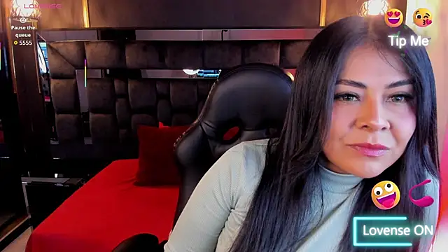 Aniajoness  online show from April 2026 04:30:02 AM