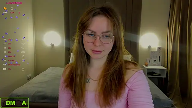 Snapshot of MikaBloom chatting on November 2025 02:04:02 AM MikaBloom online show from November 2025 02:04:02 AM