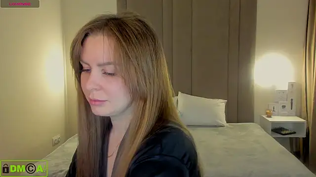 Snapshot of MikaBloom chatting on December 2025 01:57:02 AM MikaBloom online show from December 2025 01:57:02 AM