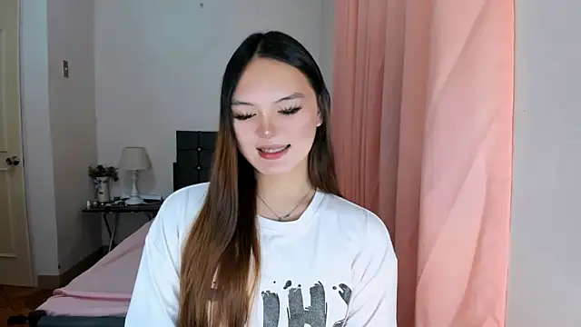 Snapshot of ameliamaureen chatting on November 2025 01:55:02 PM ameliamaureen online show from November 2025 01:55:02 PM