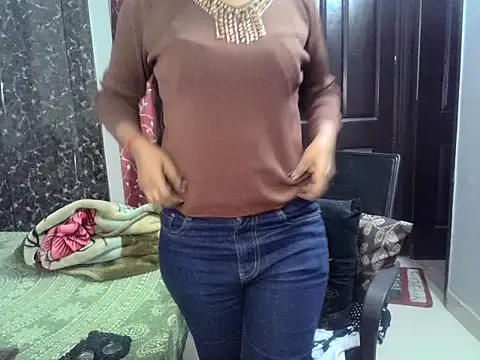 Snapshot of Meri_Cutie_Pie chatting on November 2025 06:22:02 PM Meri Cutie Pie online show from November 2025 06:22:02 PM