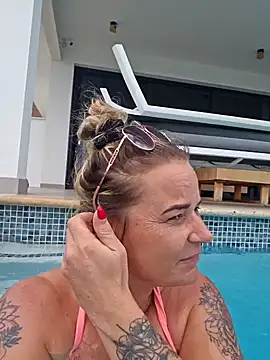 Mrs-Aurora online show from April 2026 03:23:01 PM