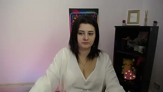 Katrin kiss  online show from October 2025 12:45:01 PM