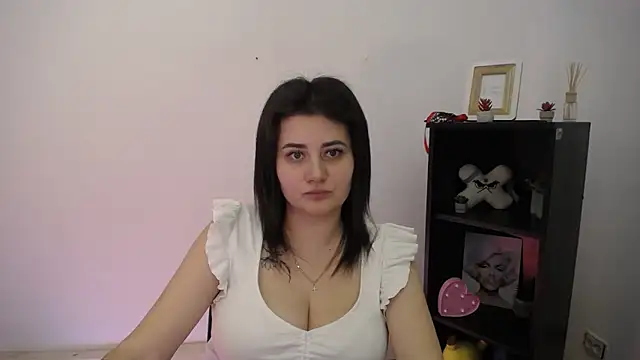 Katrin kiss  online show from December 2025 02:03:01 PM