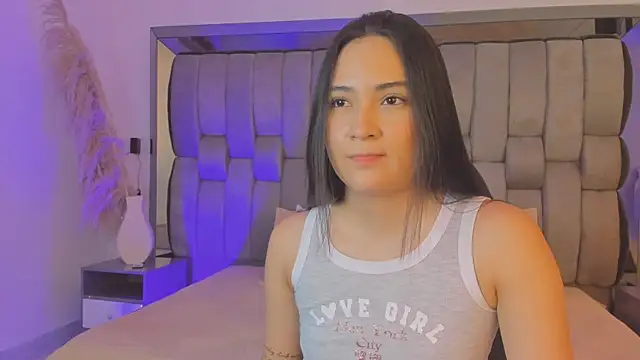 EmmaBeel online show from June 2026 07:36:01 PM