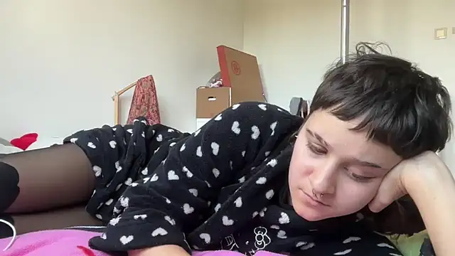 Snapshot of NIQUE_TARAXX chatting on September 2025 04:12:02 PM NIQUE TARAXX online show from September 2025 04:12:02 PM