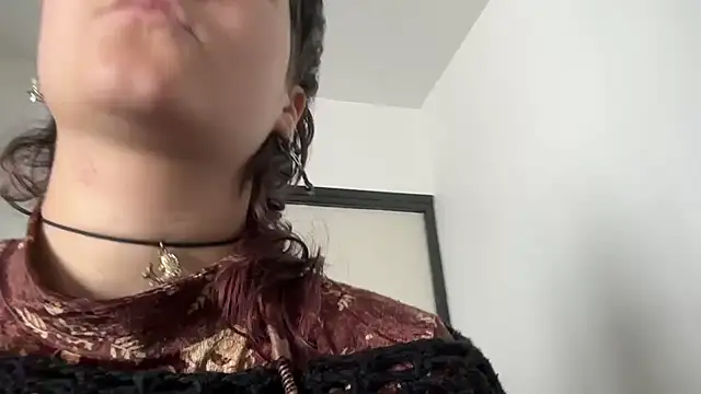 Snapshot of NIQUE_TARAXX chatting on September 2025 11:37:02 AM NIQUE TARAXX online show from September 2025 11:37:02 AM