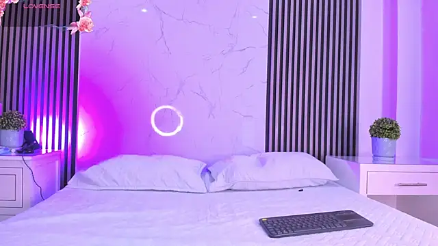 EimyAndMaxi online show from February 2026 10:16:01 PM