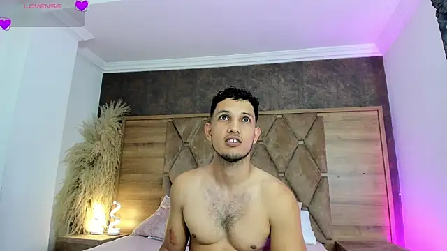 Snapshot of EimyAndMaxi chatting on July 2026 08:01:01 PM EimyAndMaxi online show from July 2026 08:01:01 PM