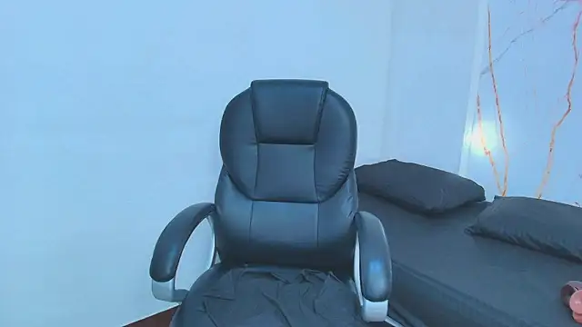 Snapshot of Karla_hilton1 chatting on November 2025 11:43:02 AM Karla hilton1 online show from November 2025 11:43:02 AM