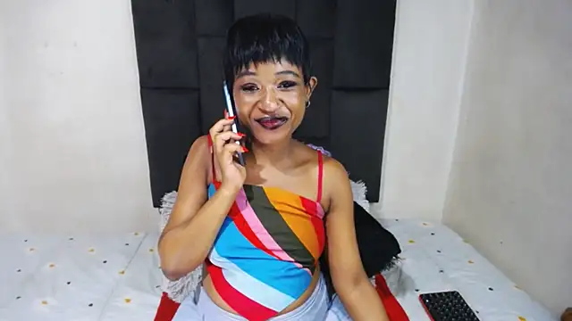 Snapshot of GoldenBigAssCurvy chatting on February 2026 10:25:01 PM GoldenBigAssCurvy online show from February 2026 10:25:01 PM