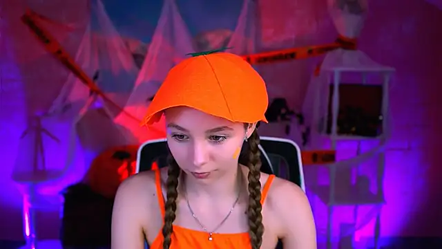 JulieDaniel online show from October 2025 04:35:02 AM