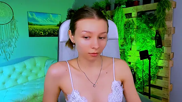 JulieDaniel online show from November 2025 08:25:02 AM