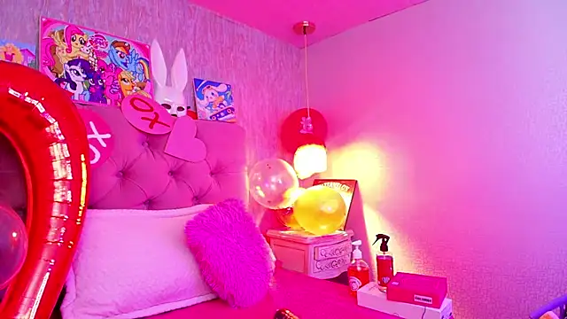 laurenelove online show from February 2026 03:46:01 AM