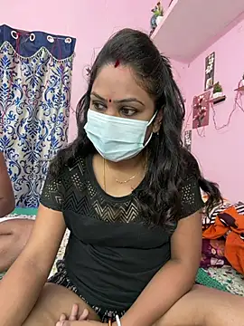 Snapshot of Lovlycouple1 chatting on February 2026 03:22:02 AM Lovlycouple1 online show from February 2026 03:22:02 AM