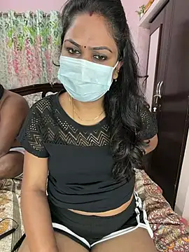 Snapshot of Lovlycouple1 chatting on February 2026 03:13:01 AM Lovlycouple1 online show from February 2026 03:13:01 AM