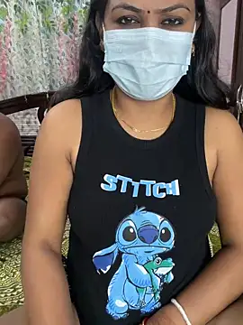 Snapshot of Lovlycouple1 chatting on February 2026 03:15:01 AM Lovlycouple1 online show from February 2026 03:15:01 AM