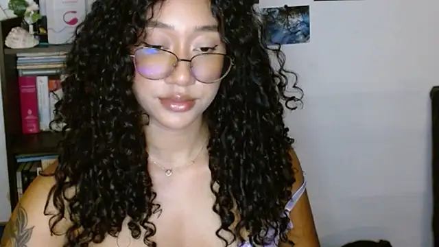 Snapshot of clitia_xx chatting on December 2025 12:42:01 AM clitia xx online show from December 2025 12:42:01 AM