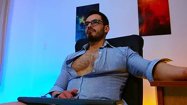 Snapshot of Axel_Lover chatting on February 2026 12:11:02 AM Axel Lover online show from February 2026 12:11:02 AM