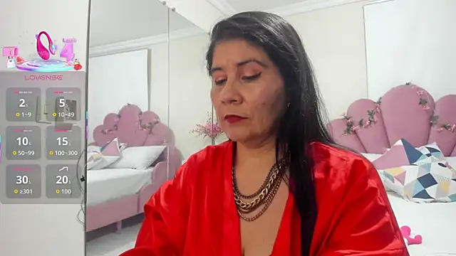 kiraGeiner online show from January 2026 08:07:01 PM