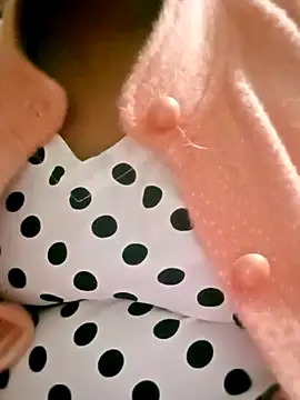 Snapshot of RasiliJodi chatting on December 2025 04:22:01 PM RasiliJodi online show from December 2025 04:22:01 PM