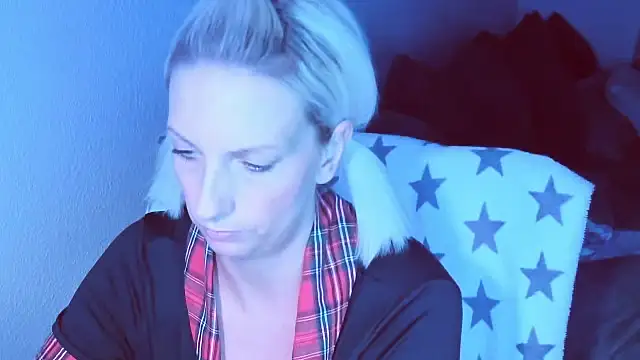 Snapshot of SexyJulia21 chatting on June 2026 05:59:01 PM SexyJulia21 online show from June 2026 05:59:01 PM