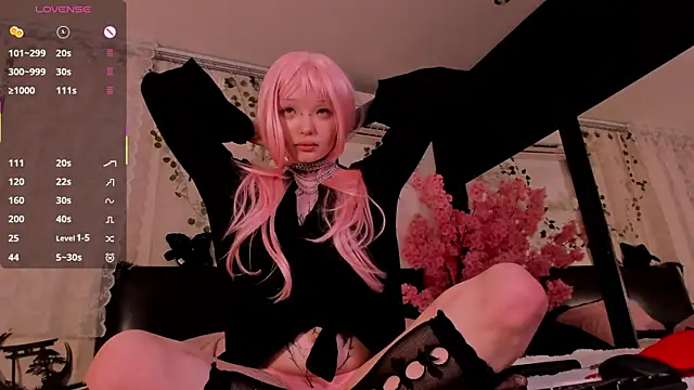 Lein Bone online show from October 2025 05:11:01 PM