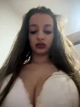 Anyssia online show from December 2025 05:01:01 AM