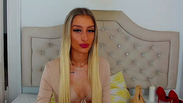 Snapshot of NatalieSensual chatting on November 2025 11:32:02 AM NatalieSensual online show from November 2025 11:32:02 AM