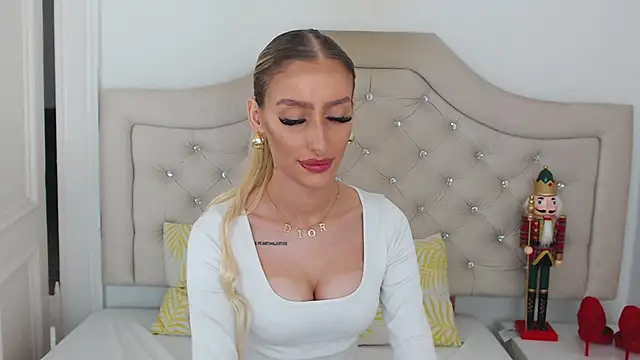 Snapshot of NatalieSensual chatting on December 2025 02:33:01 PM NatalieSensual online show from December 2025 02:33:01 PM