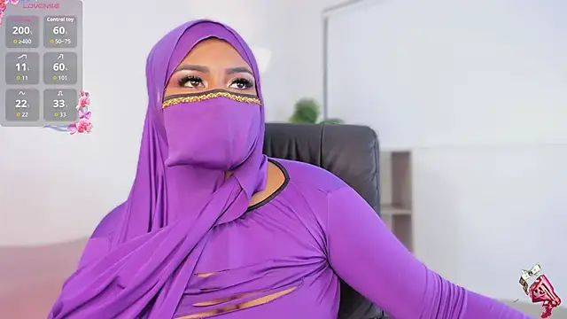 Snapshot of yasmin_elite chatting on November 2025 10:15:01 AM yasmin elite online show from November 2025 10:15:01 AM