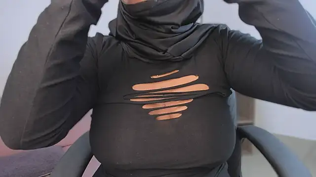 Snapshot of yasmin_elite chatting on November 2025 09:42:01 AM yasmin elite online show from November 2025 09:42:01 AM