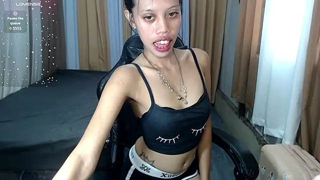 kourtneyluv  online show from October 2025 04:45:02 AM