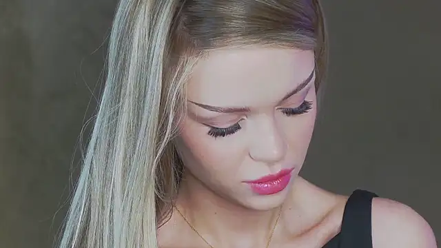 MarilynNova online show from April 2026 04:28:01 AM