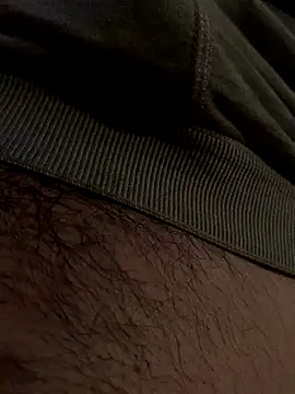 MuzzyFacing online show from November 2025 10:33:02 PM