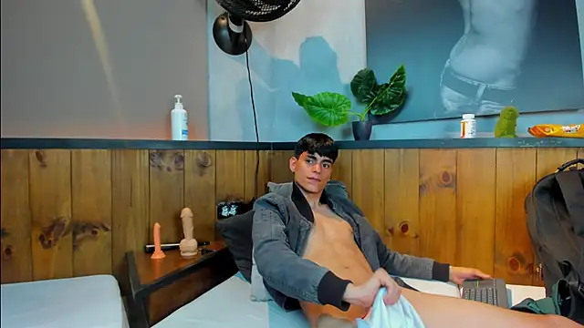 Snapshot of Dani_mc1 chatting on September 2025 12:05:01 PM Dani mc1 online show from September 2025 12:05:01 PM