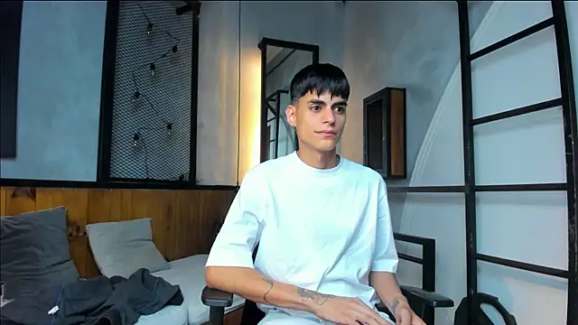 Snapshot of Dani_mc1 chatting on September 2025 11:32:01 AM Dani mc1 online show from September 2025 11:32:01 AM