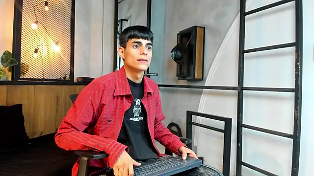 Snapshot of Dani_mc1 chatting on October 2025 11:32:02 AM Dani mc1 online show from October 2025 11:32:02 AM