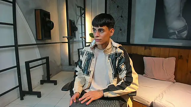 Snapshot of Dani_mc1 chatting on November 2025 11:53:01 AM Dani mc1 online show from November 2025 11:53:01 AM