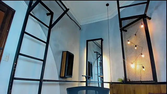 Snapshot of Dani_mc1 chatting on November 2025 11:32:02 AM Dani mc1 online show from November 2025 11:32:02 AM