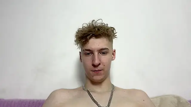 MrSexyCum4U online show from February 2026 10:05:02 PM