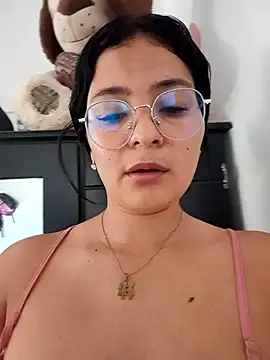 Lily-o online show from December 2025 01:42:01 PM