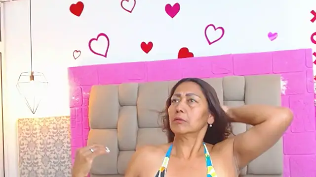 Damary Leon online show from September 2025 06:55:01 PM