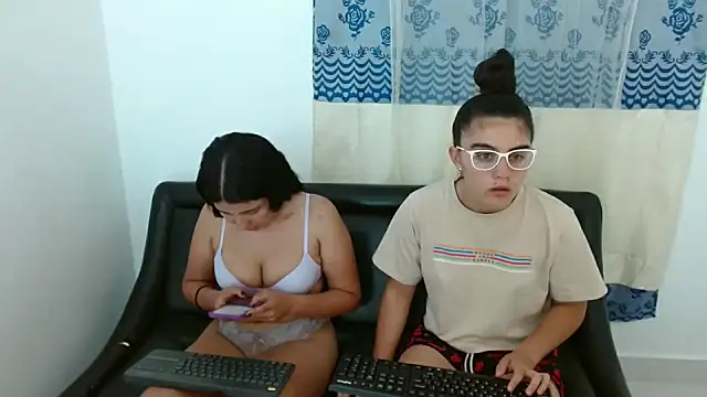 Arieeel 09 online show from October 2025 11:02:02 PM