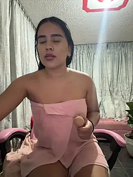 laure torres online show from October 2025 11:00:02 PM