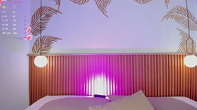Snapshot of Valleriie_ chatting on June 2026 03:57:01 PM Valleriie online show from June 2026 03:57:01 PM